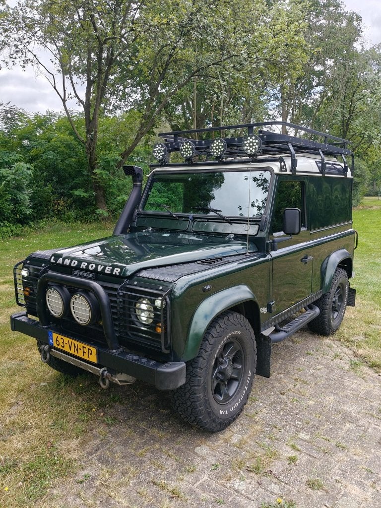 Land Rover Defender TD5 2000 | grijs kenteken | incl daktent, Auto's, Bestelauto's, Zwart, 2495 cc, 122 pk, Origineel Nederlands