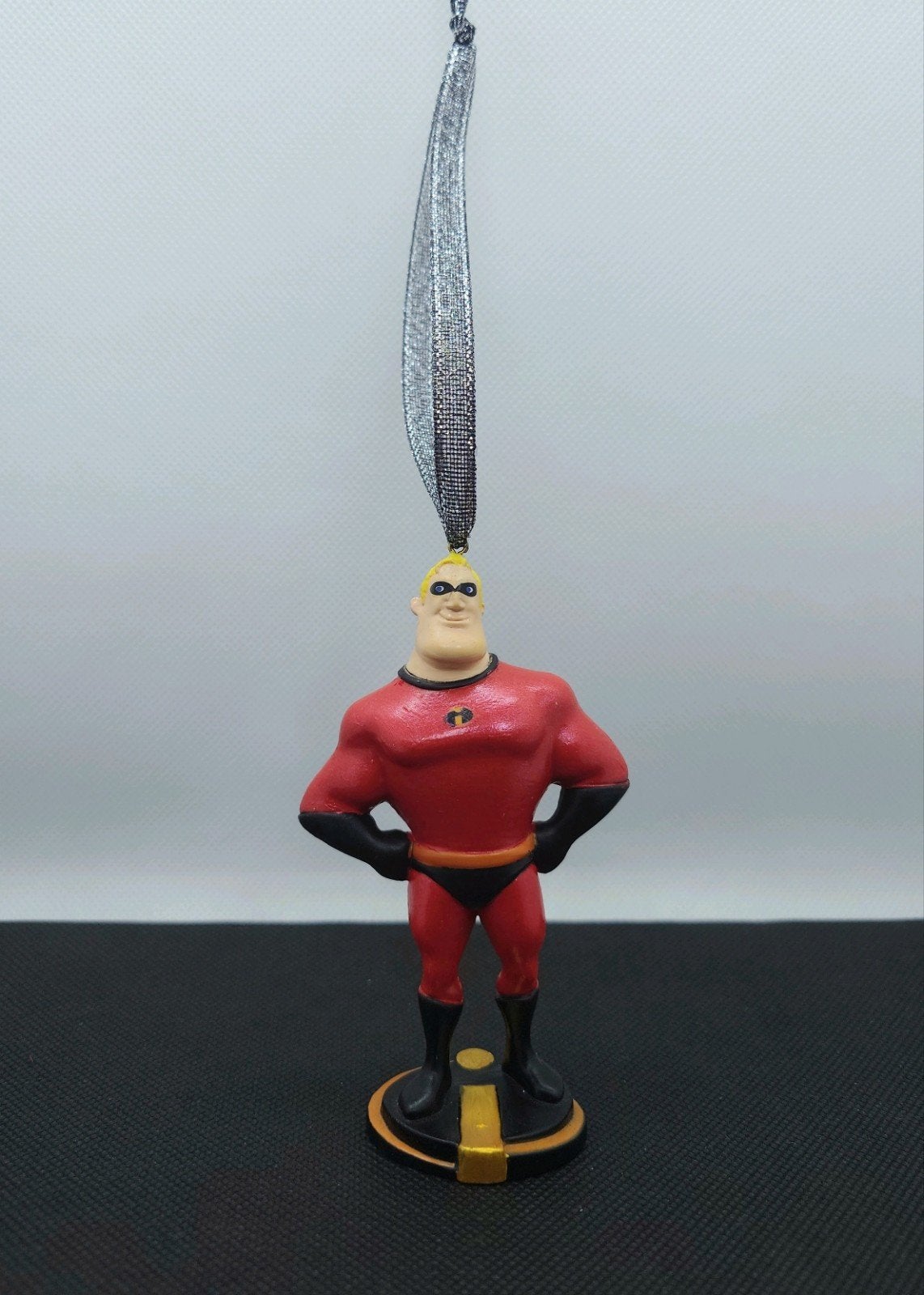 Disney Mr. Incredible kerst ornament hanger kerstbal, Ophalen of Verzenden, Zo goed als nieuw
