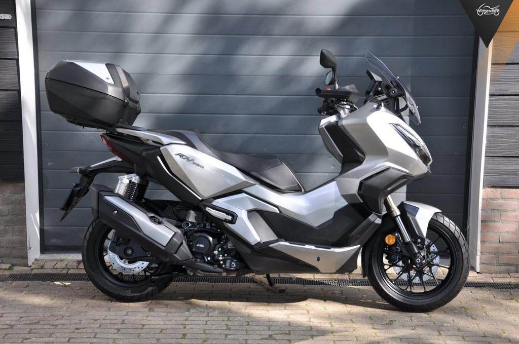 Honda ADV 350 A, Motoren, Motoren | Honda, Bedrijf, 12 t/m 35 kW, Traction Control, Scooter