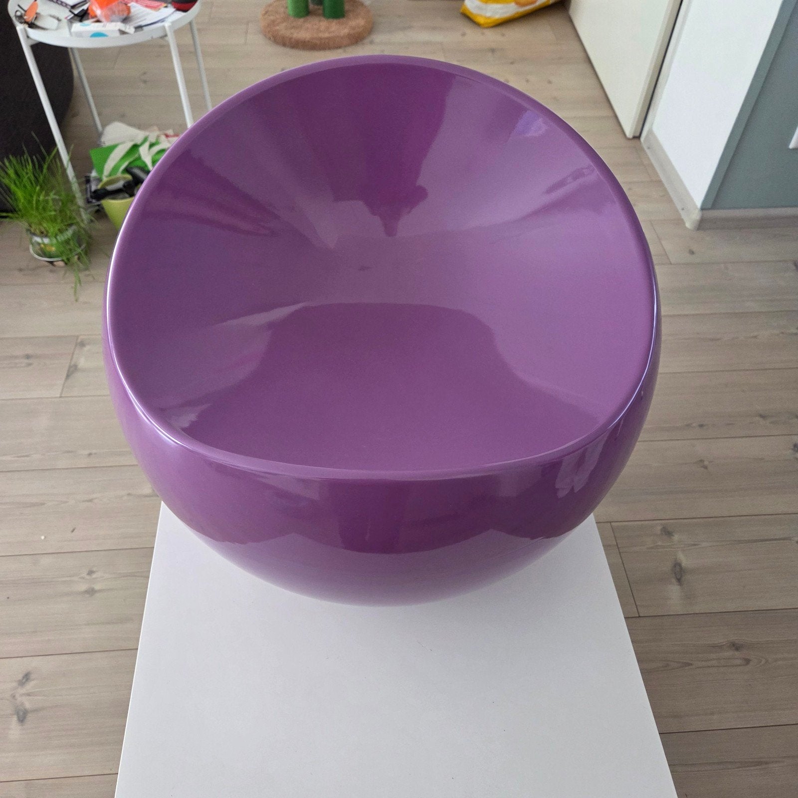 Lilac Ball Chair, Ophalen