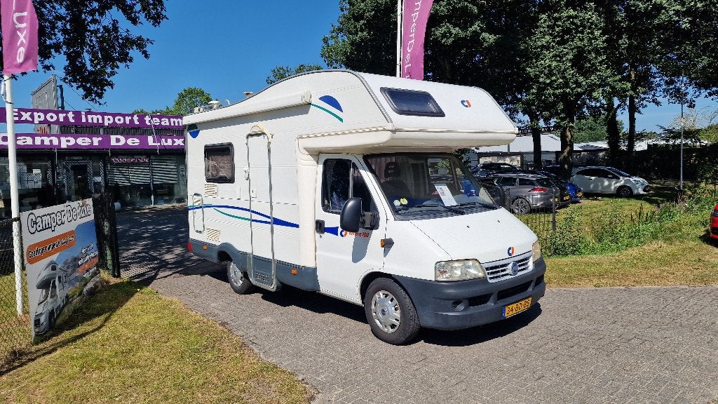 Caravans And Camping Compacte
