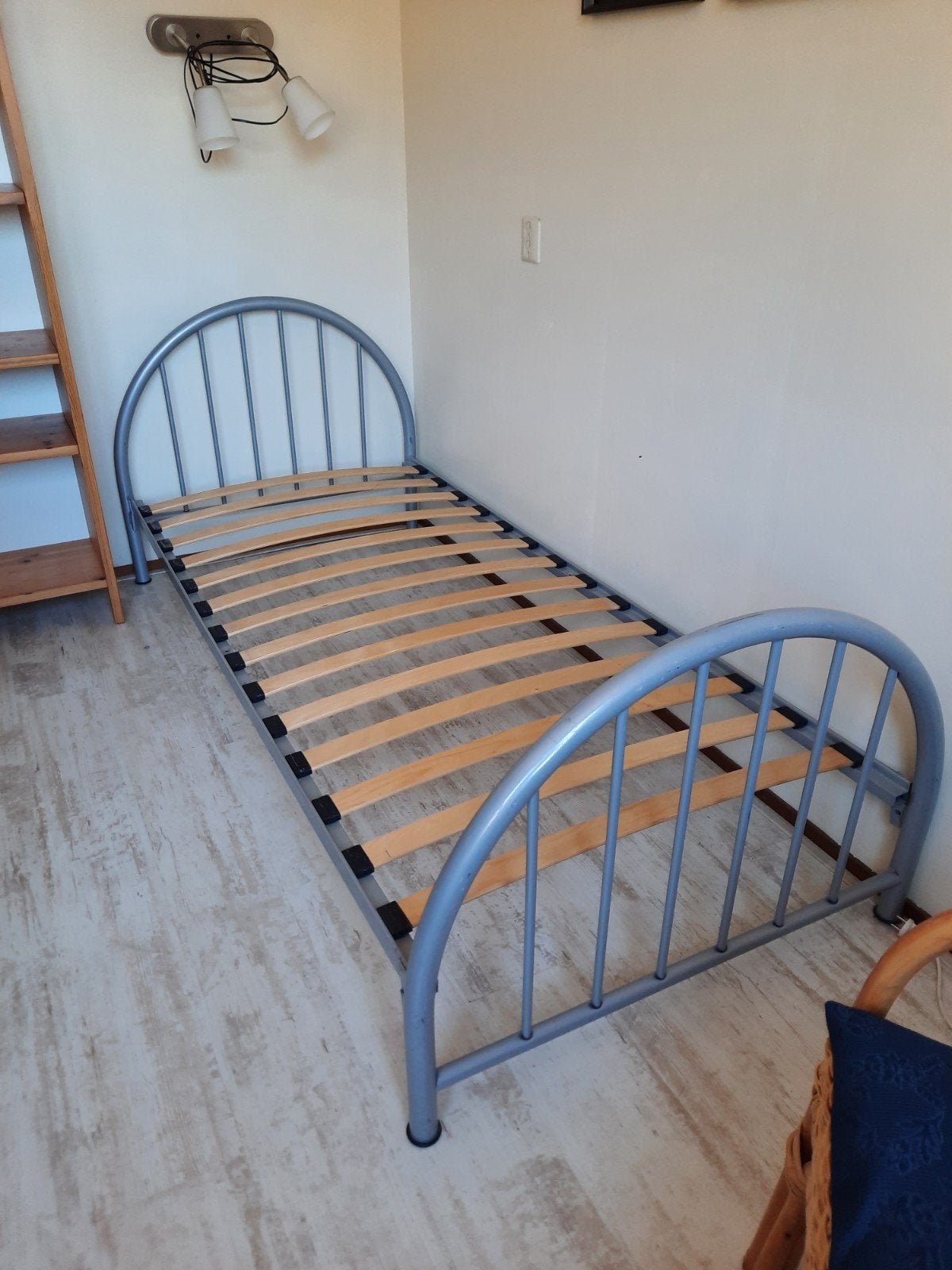Eenpersoonsbed. Gratis, Ophalen, Gebruikt, 90 cm, Eenpersoons
