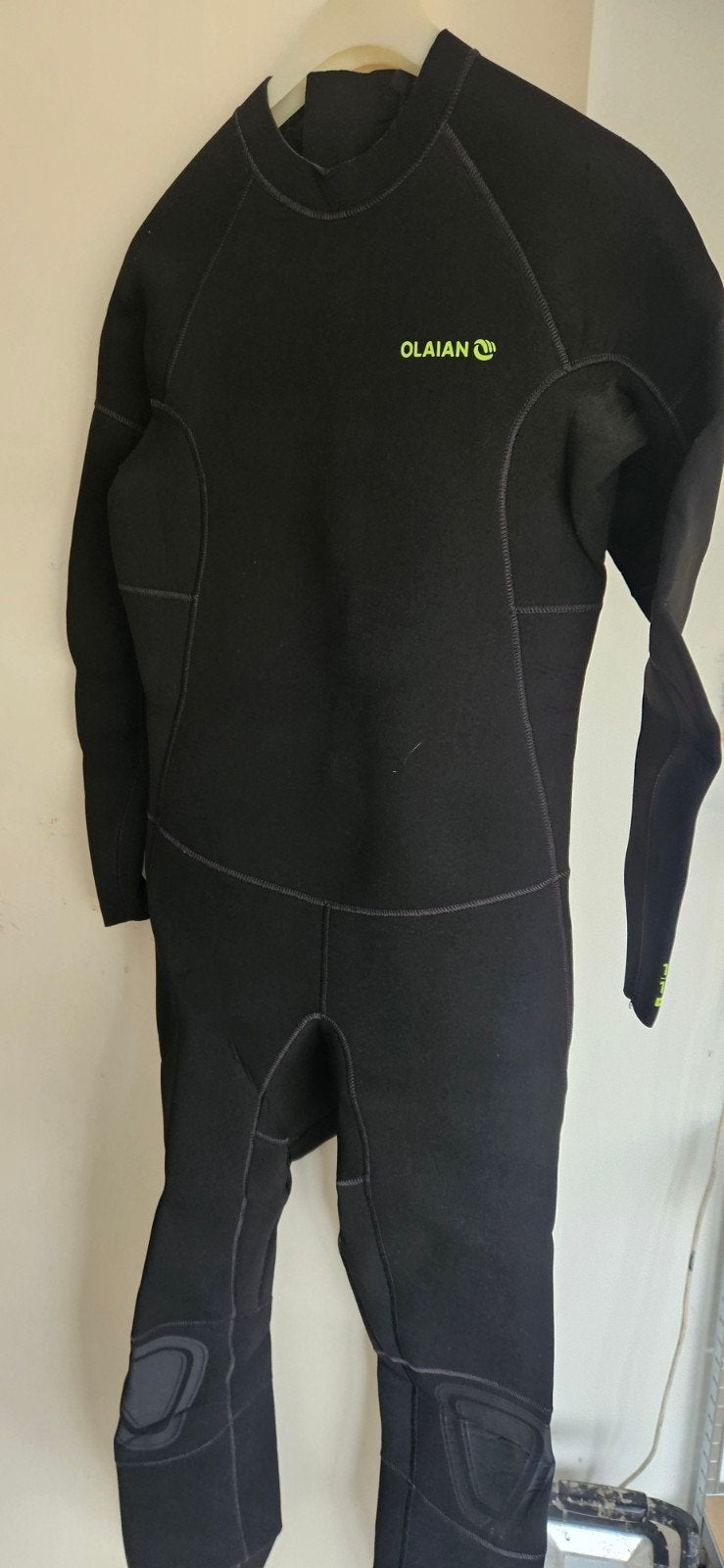 Olaian Wetsuit - Zwart met neongele rits, Watersport en Boten, Ophalen, Zo goed als nieuw, Heer, Wetsuit