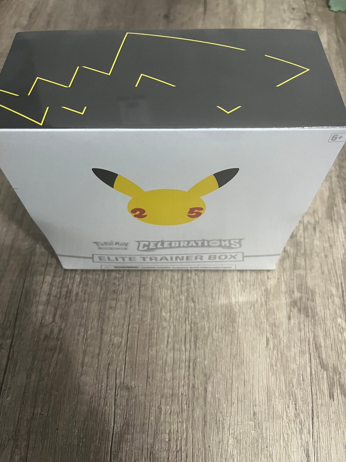 Celebrations elite trainer box, Ophalen of Verzenden, Zo goed als nieuw