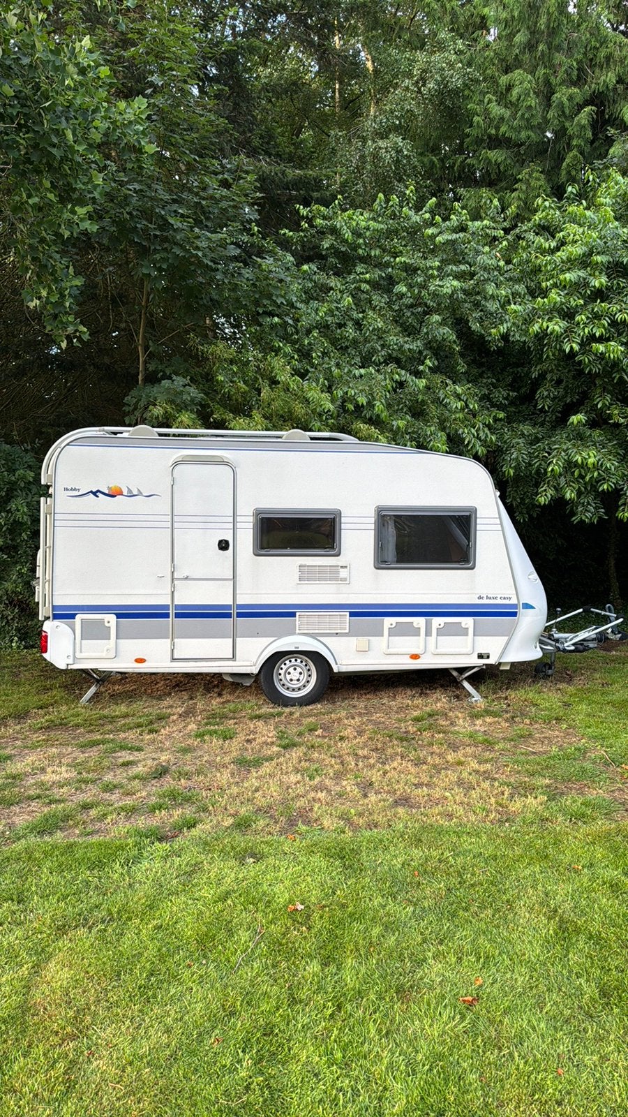 Hobby 400 SB De Luxe Easy - 2003 - Truma Mover - Zeer netjes, Caravans en Kamperen, Caravans, Hobby, Treinzit, 750 - 1000 kg, Particulier