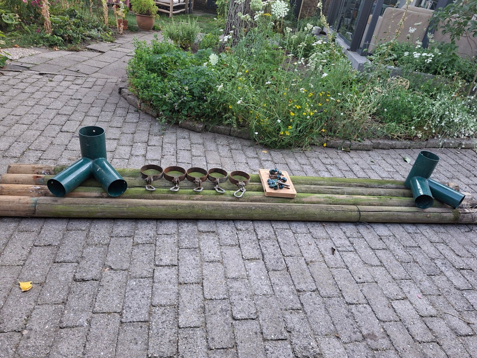 Schommelpalen met koppelstukken en ophangbeugels/haken, Ophalen, Gebruikt, Schommel, Aanbouwonderdeel
