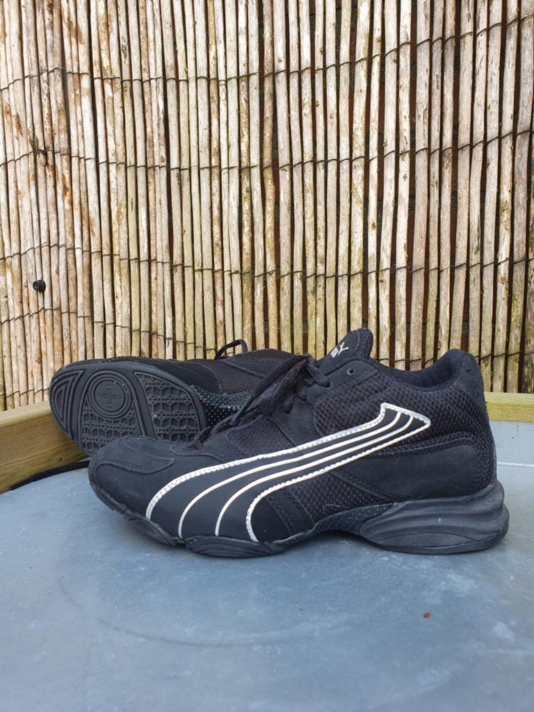 Puma sport lifestyle schoenen, mt 4 (37), kleur zwart, Ophalen, Schoenen