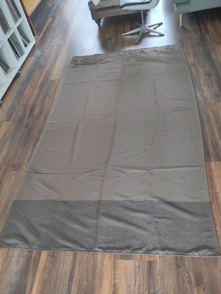 2x black out gordijnen. 40cm x 260cm, Huis en Inrichting, Gebruikt, Bruin, Ophalen of Verzenden, 260 cm