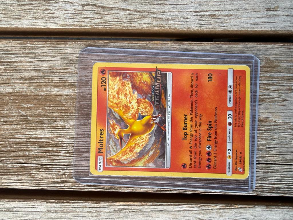 Moltres Pokémon Kaart - Team Up 197/181, Ophalen of Verzenden, Zo goed als nieuw, Losse kaart
