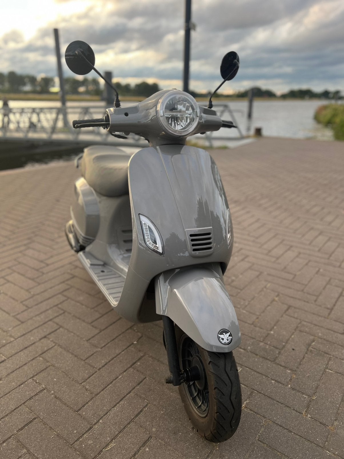 Geel kenteken Senzo Rivalux bouwjaar 2021 - 8000 km, Ophalen, Zo goed als nieuw, Overige materialen, Overige typen