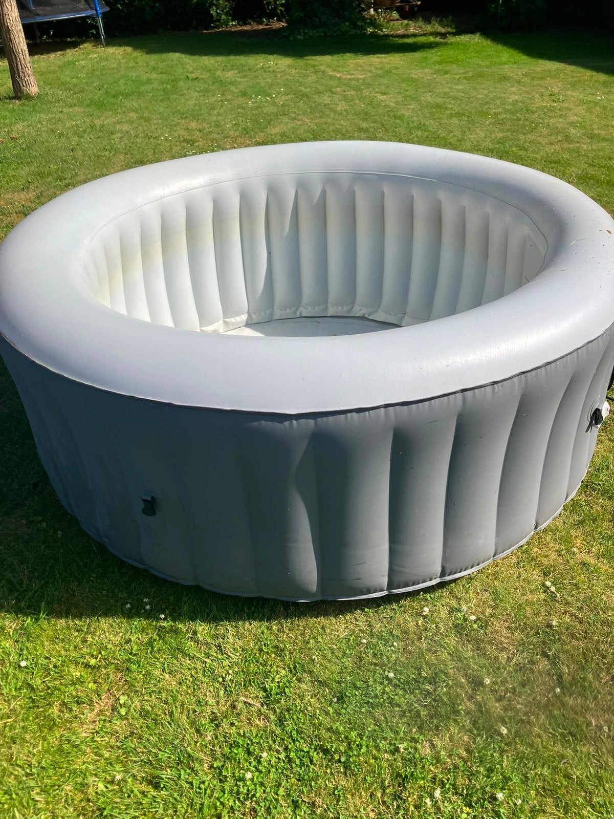 Mspa opblaasbare jacuzzi - werkt, maar loopt langzaam leeg, Ophalen of Verzenden, Gebruikt, Opblaasbaar