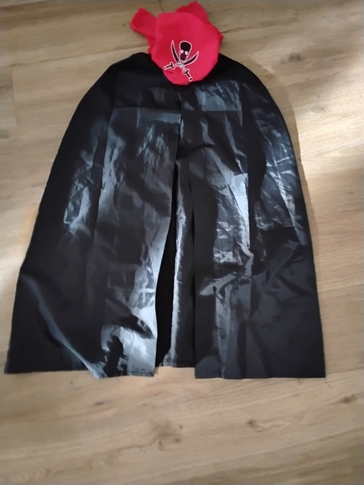 Piraten cape met bandana - Carnaval/Verkleedfeest, Ophalen of Verzenden, Zo goed als nieuw, Jongen of Meisje