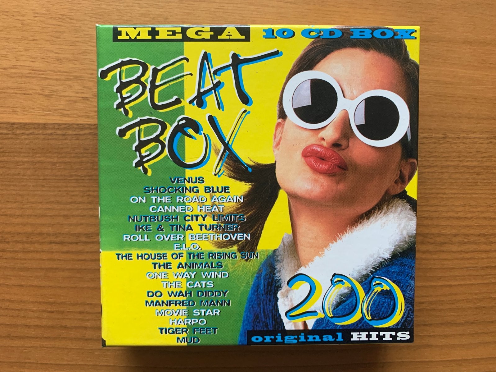 Beat Box / Mega 10 CD Box (200 Original Hits), Cd's en Dvd's, Cd's | Verzamelalbums, Nieuw in verpakking, Pop, Boxset, Inclusief doosje