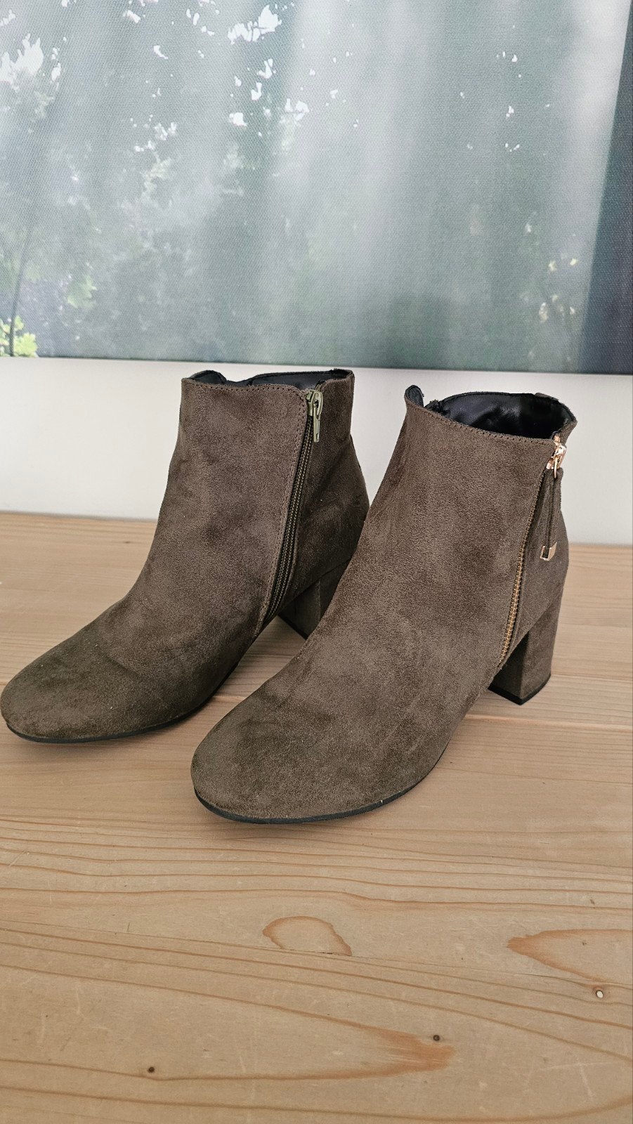 Mooie suède enkellaarsjes met hak - Maat 39, Verzenden, Lage of Enkellaarzen, Zo goed als nieuw, Dorothy Perkins