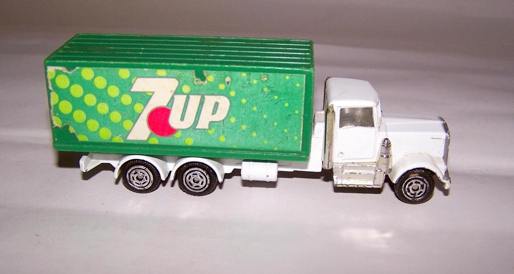 Corgi Kenworth Truck 7up. Izgs., Ophalen of Verzenden, Zo goed als nieuw, Bus of Vrachtwagen