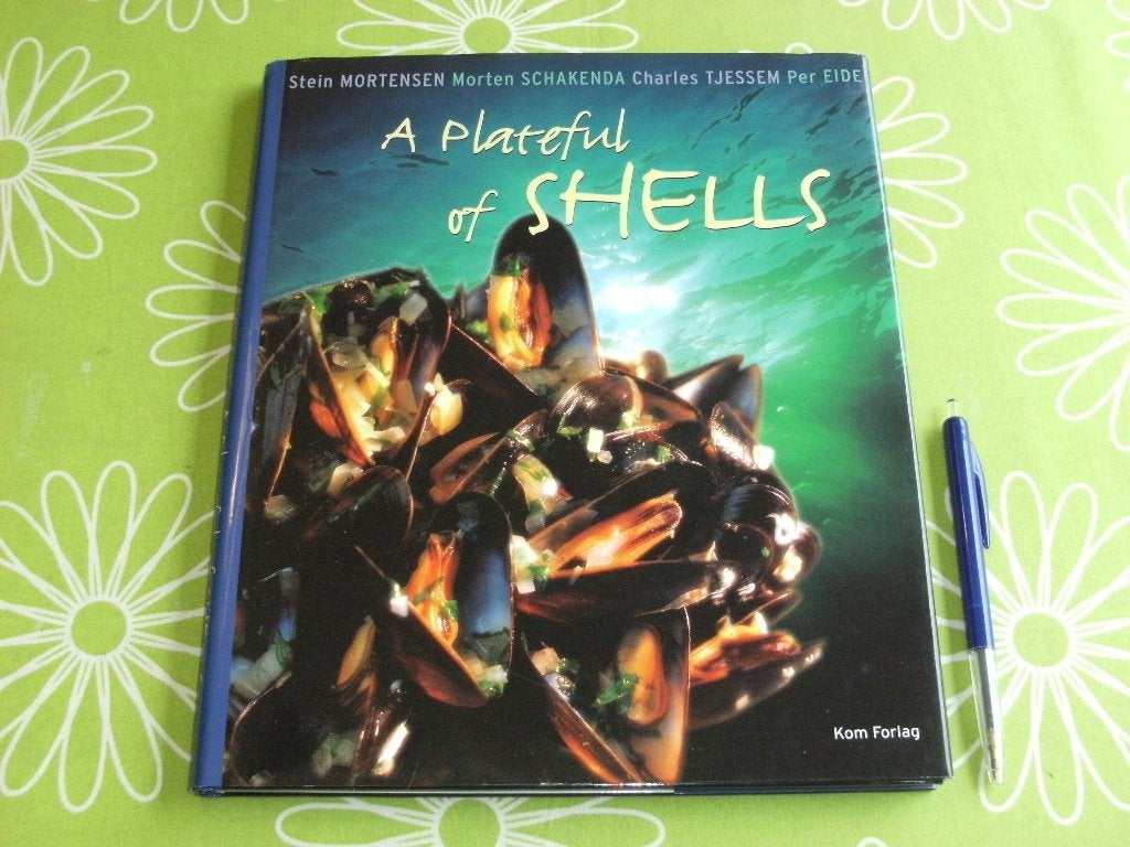 A plateful of Shells door Stein Mortensen - Engelstalig, Ophalen of Verzenden, Zo goed als nieuw, Voorgerechten en Soepen