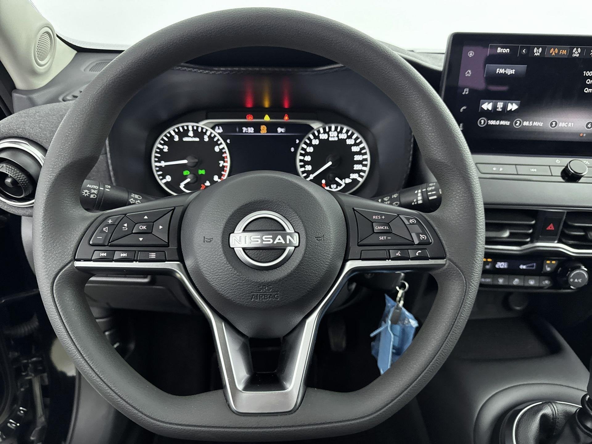 Foto 22 van Nissan Juke 1.0 DIG-T Acenta 114PK | Achteruitrijcamera | Ap