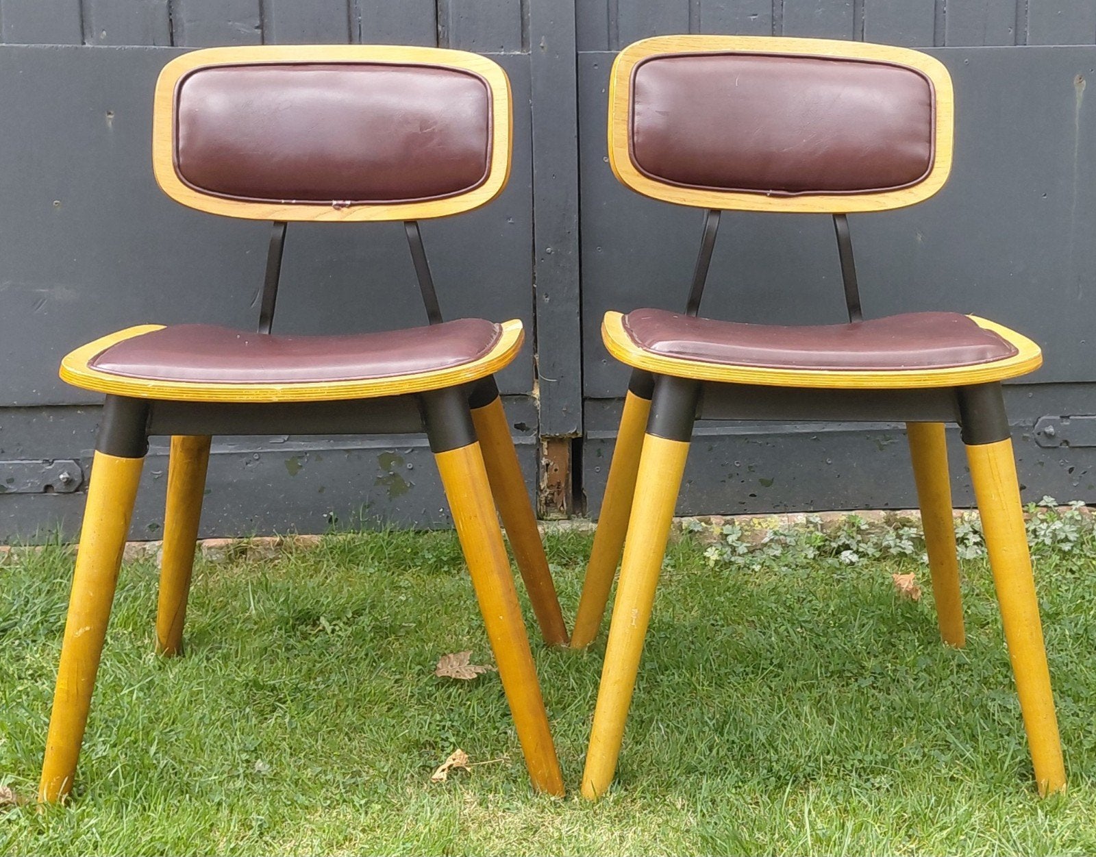 Set van 2 vintage stoelen met houten en leren details, Ophalen, Gebruikt, Bruin, Twee