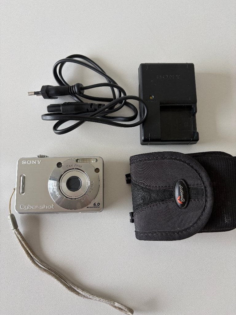 Sony Cyber-shot DSC-W50 6.0MP CCD Digital Camera, Zo goed als nieuw, Compactcamera, 4 t/m 7 keer, Sony