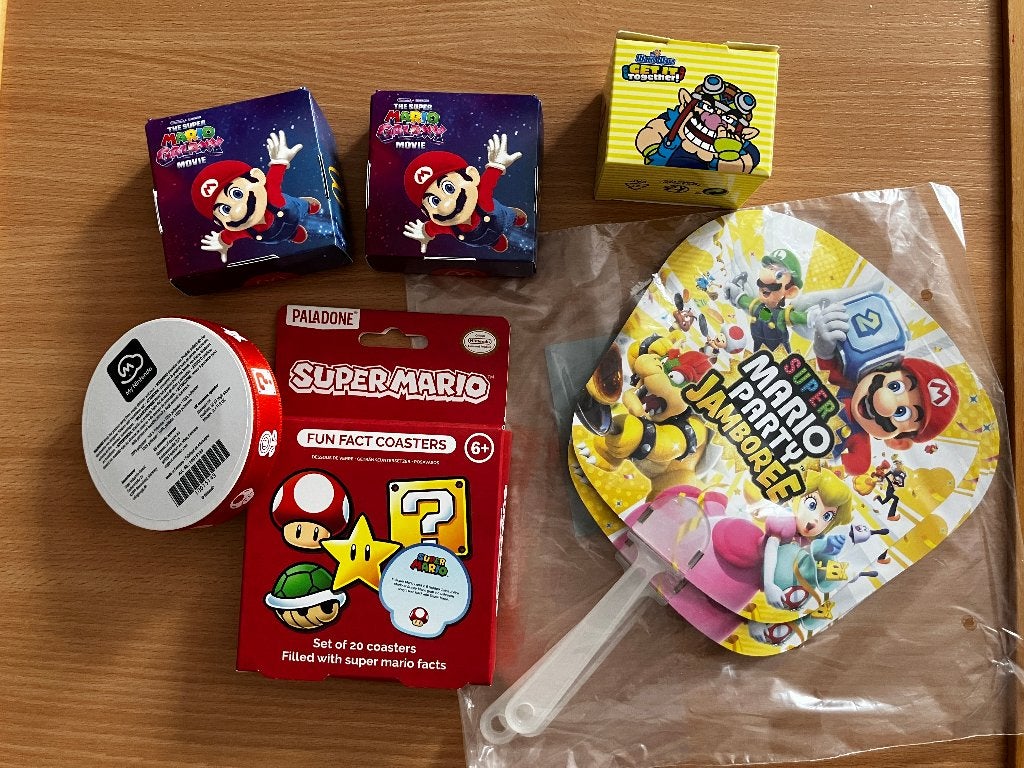 Club My Nintendo Super Mario pakket + Mc Donalds munten, Verzamelen, Ophalen of Verzenden, Nieuw