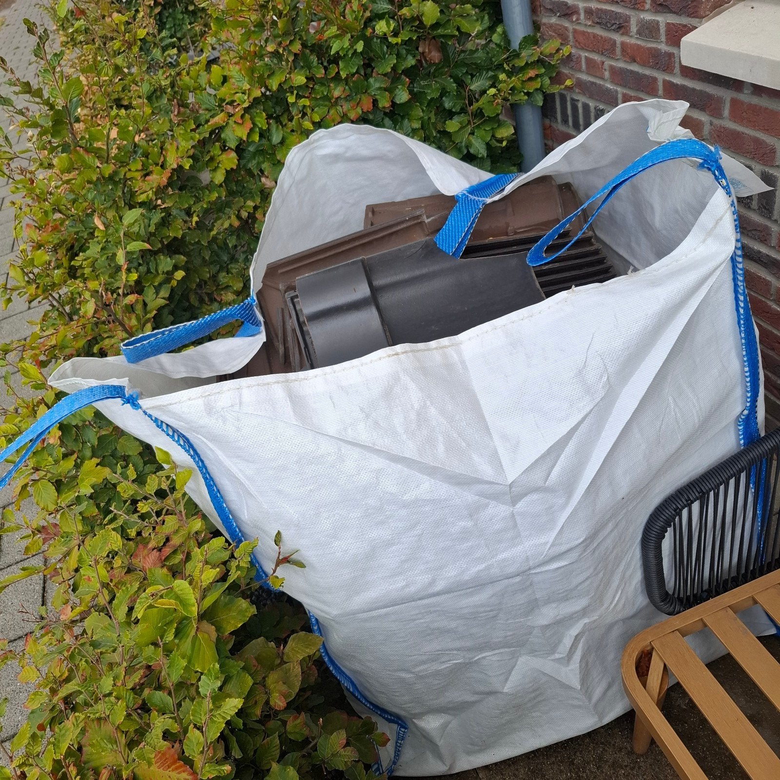 Dakpannen gratis, Ophalen, Zo goed als nieuw, Zwart, Dakpannen