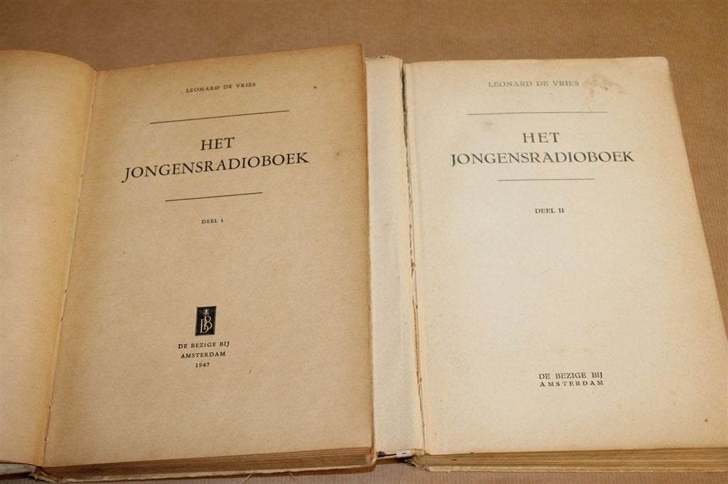 Het Jongensradioboek 1+2 — Vintage Jeuddboeken 1947-1948, Ophalen of Verzenden, Gelezen, Bouwkunde