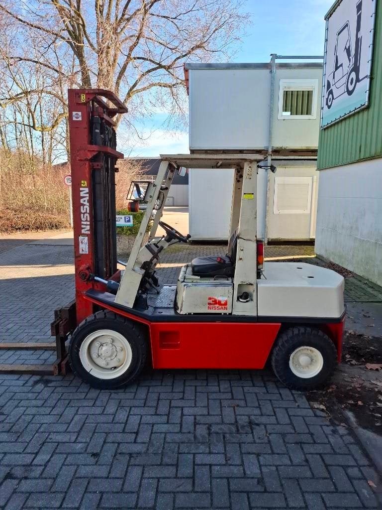 Nissan EFG02A30U Heftruck (bj 1992)