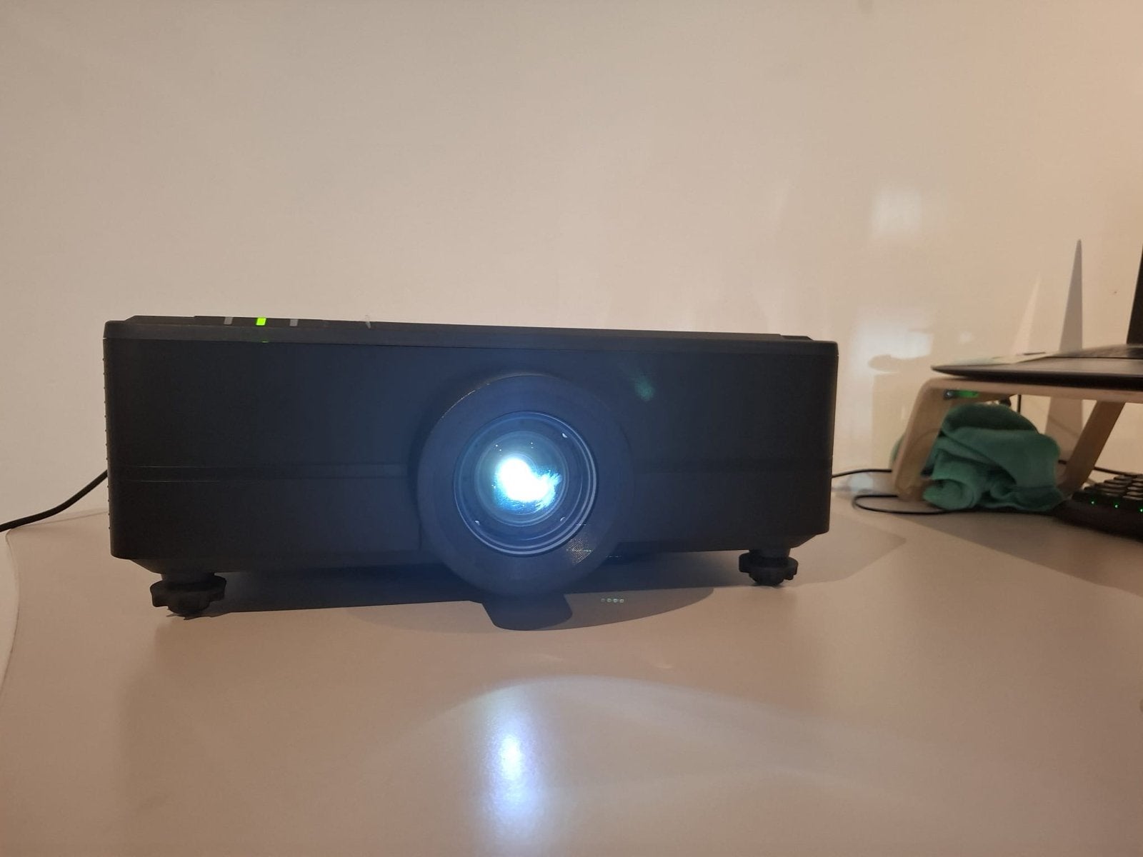 Optoma ZU820T Beamer Refurbished - Ideaal voor WK!, Ophalen of Verzenden, Refurbished, DLP, Overige resoluties