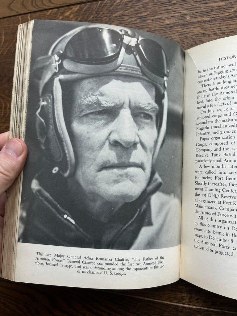 WO2 Amerikaans boek He is in Armored Corps now motor tanks, Verzamelen, Amerika, Verzenden, Boek of Tijdschrift