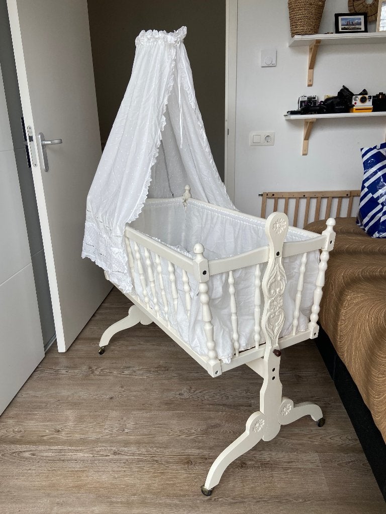 Vintage Wiegje incl. Matras dekens en lakens, Kinderen en Baby's, Babywiegjes en Ledikanten, Ophalen, Gebruikt, Wieg