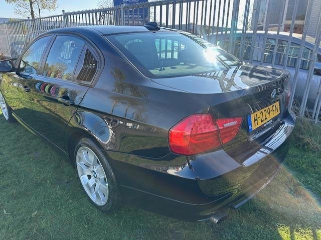 Foto 4 van BMW 3-serie 318i Business Line