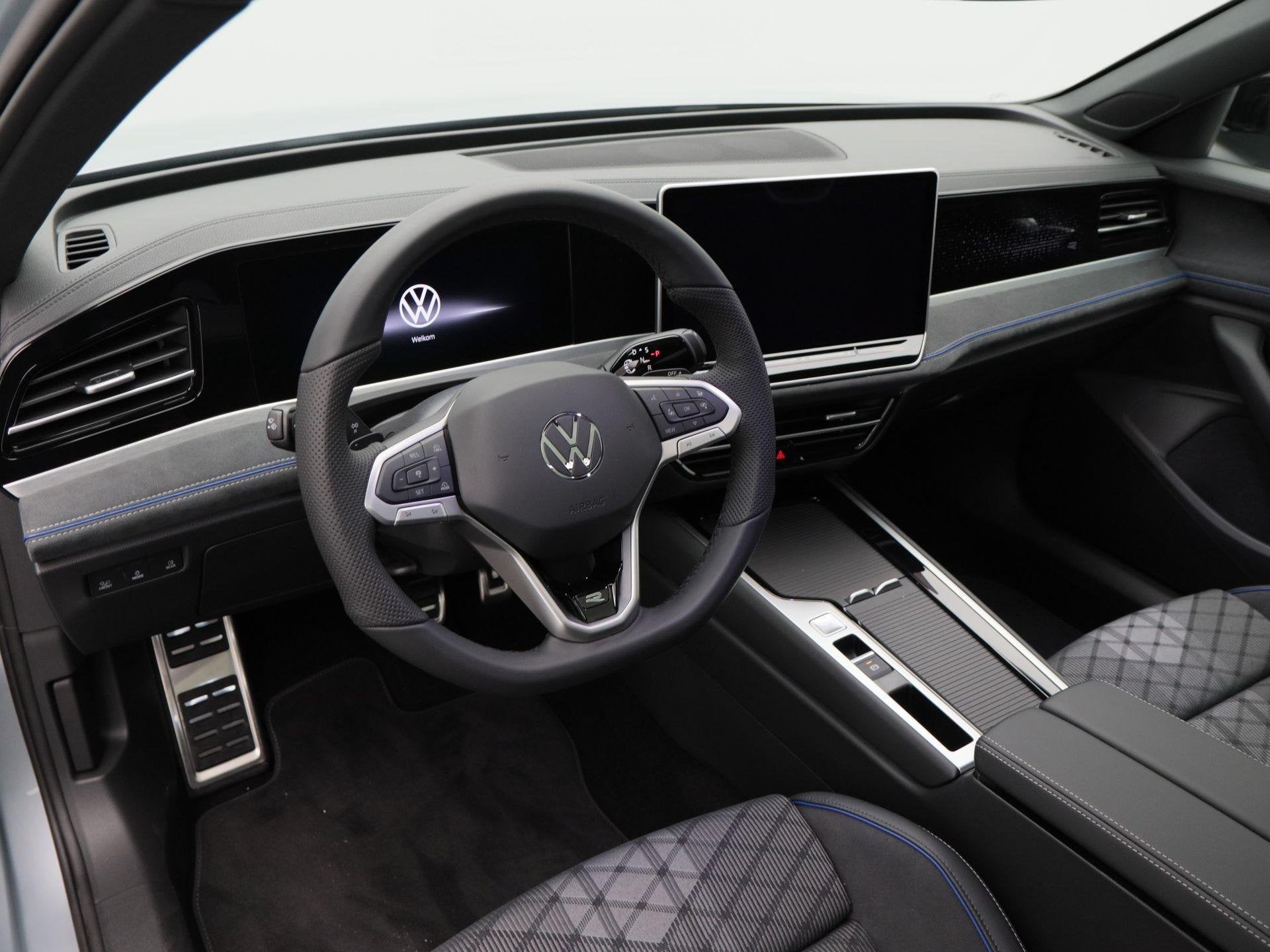 Volkswagen Passat R-Line Edition 1.5 eHybrid 204 PK | Trekha, Auto's, Volkswagen, Stof, 4 cilinders, 150 min, 26 kWh