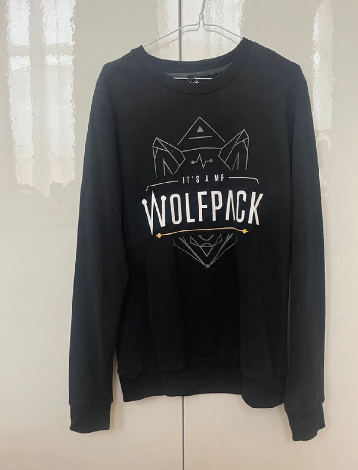 Wolfpack Frequencerz Hardstyle Trui - Maat M, Ophalen of Verzenden, Zo goed als nieuw, Maat 48/50 (M), Zwart