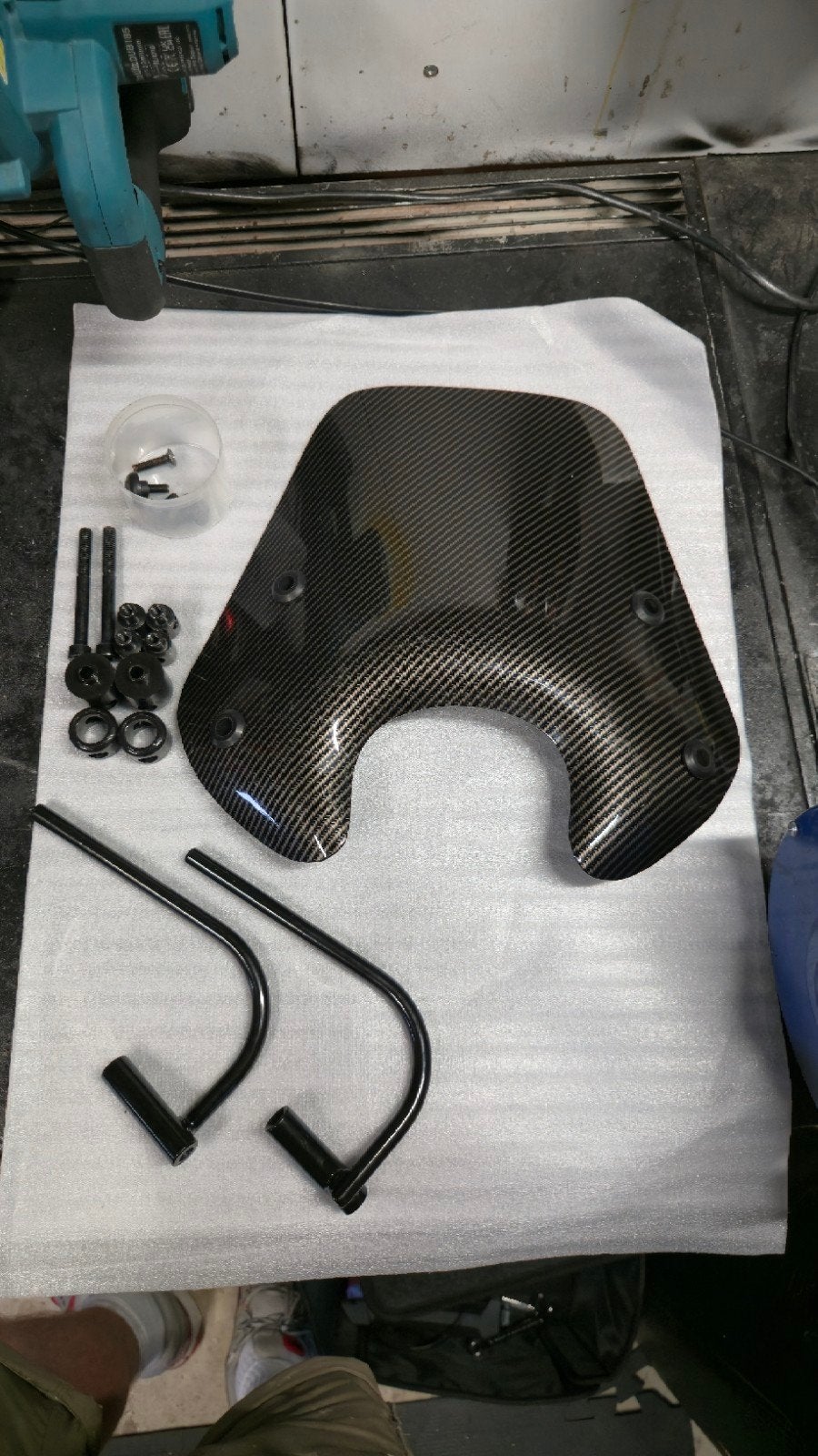 Carbon look windscherm piaggio zip, Fietsen en Brommers, Scooters | Piaggio, Ophalen, Benzine, Zip