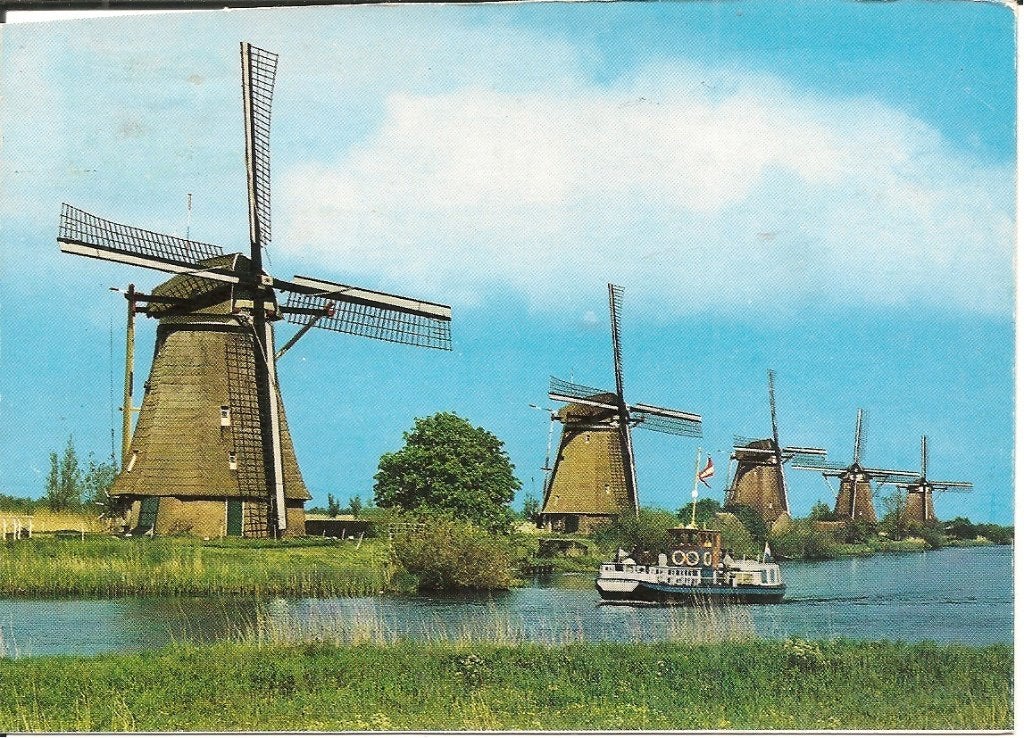 Ansichtkaart Kinderdijk met molens en boot, Ophalen of Verzenden, 1980 tot heden, Gelopen, Zuid-Holland