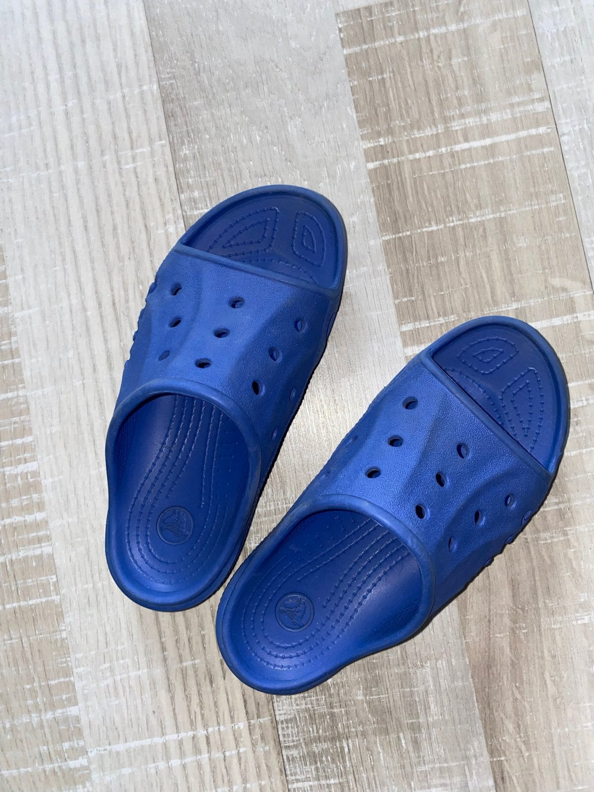 Blauwe Crocs slippers, maat 12/13 (kindermaat) of 30-31, Ophalen of Verzenden, Zo goed als nieuw, Overige typen