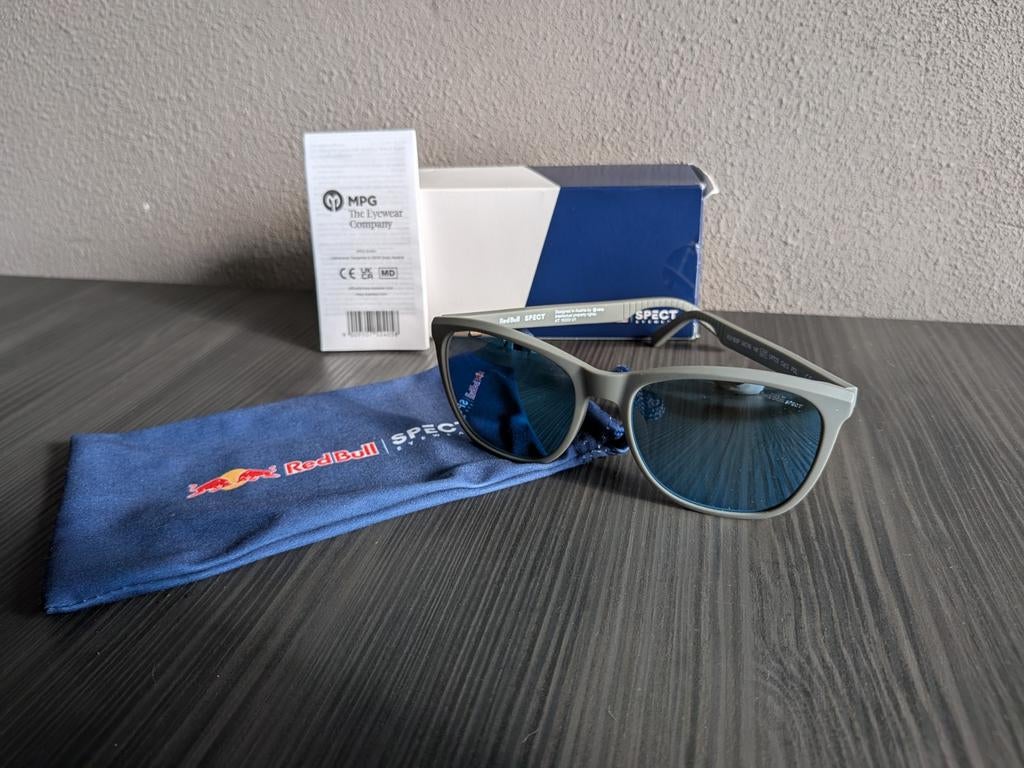 Nieuwe Originele RED BULL Spect zonnebril  (FLY-003P), Overige merken, Zonnebril, Blauw, Nieuw