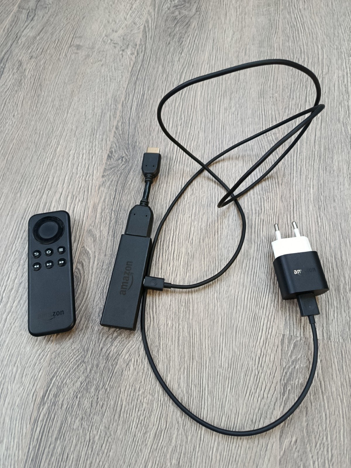 Amazon Fire TV Stick met afstandsbediening en adapter, Ophalen of Verzenden, Gebruikt, HDMI, Zonder harde schijf