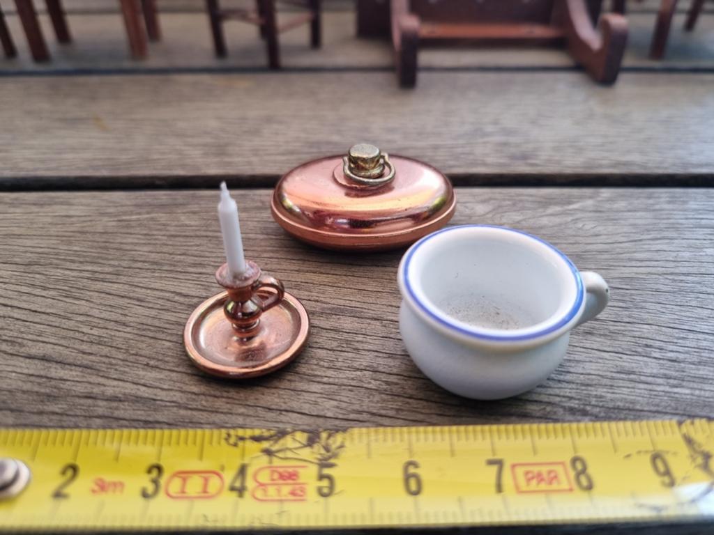 Miniatuur koperen kandelaar, waterkruik en keremieke po, Ophalen of Verzenden, Koper of Brons
