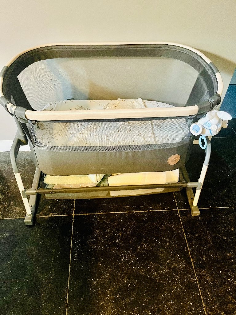 Co-sleeper Wieg Maxi-Cosi Iora Air Beyond Graphite, Kinderen en Baby's, Babywiegjes en Ledikanten, Ophalen, Zo goed als nieuw
