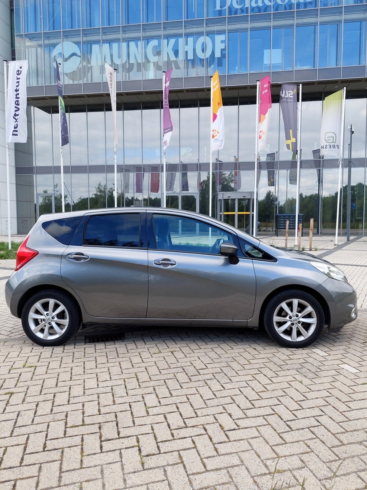 Nissan Note 1.2 Dig-s   72KW/98PK 2015   70937 km., Auto's, Voorwielaandrijving, Handgeschakeld, Grijs, Particulier