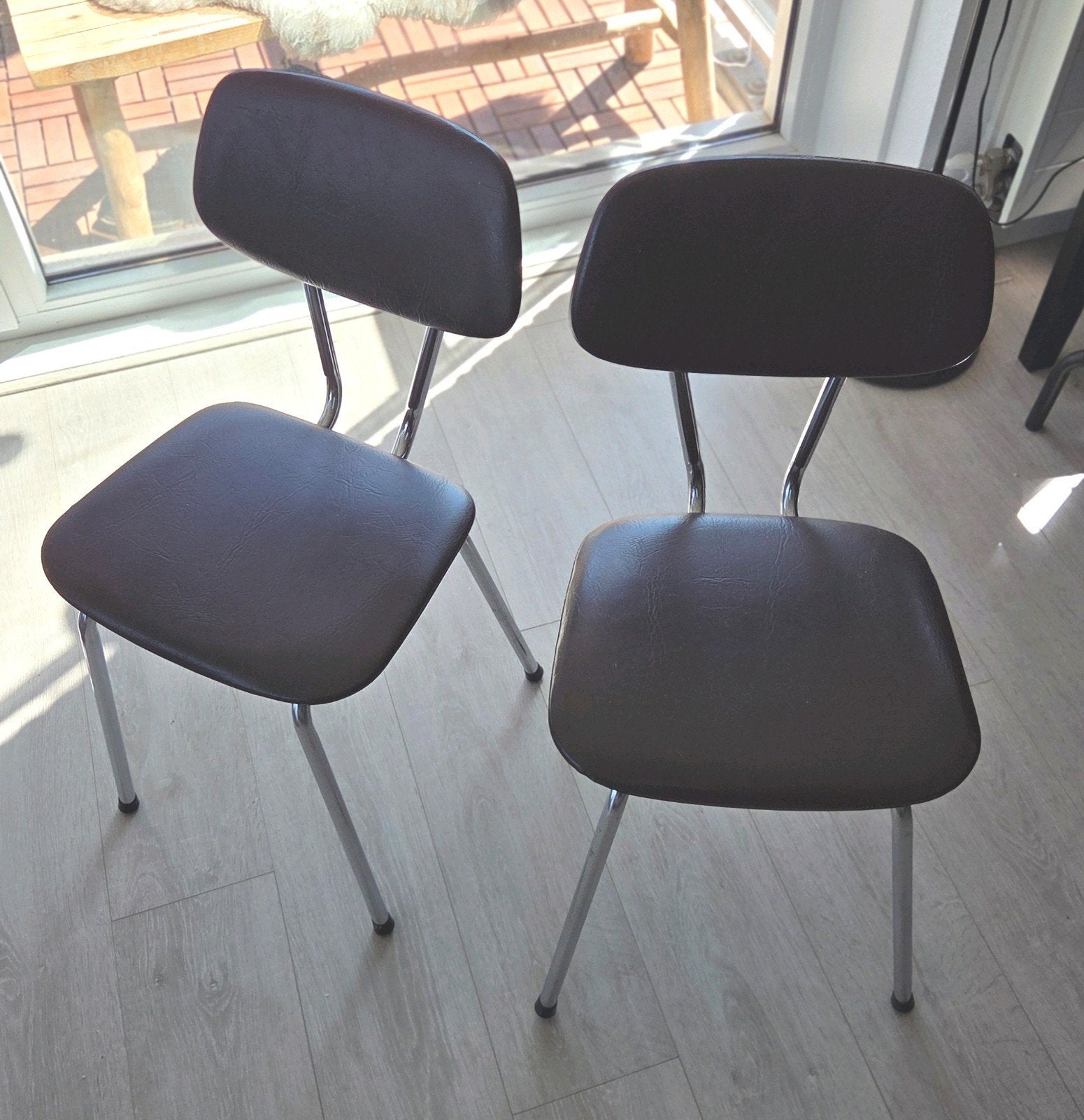 Donkerbruine Formica Stoeltjes - Goede Conditie, Ophalen, Gebruikt, Twee, Bruin
