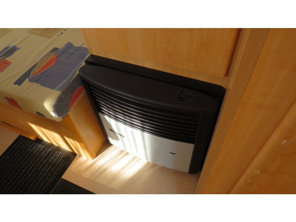 Foto 12 van Caravelair Antares Luxe 420 Bj 2001 Nu €3500