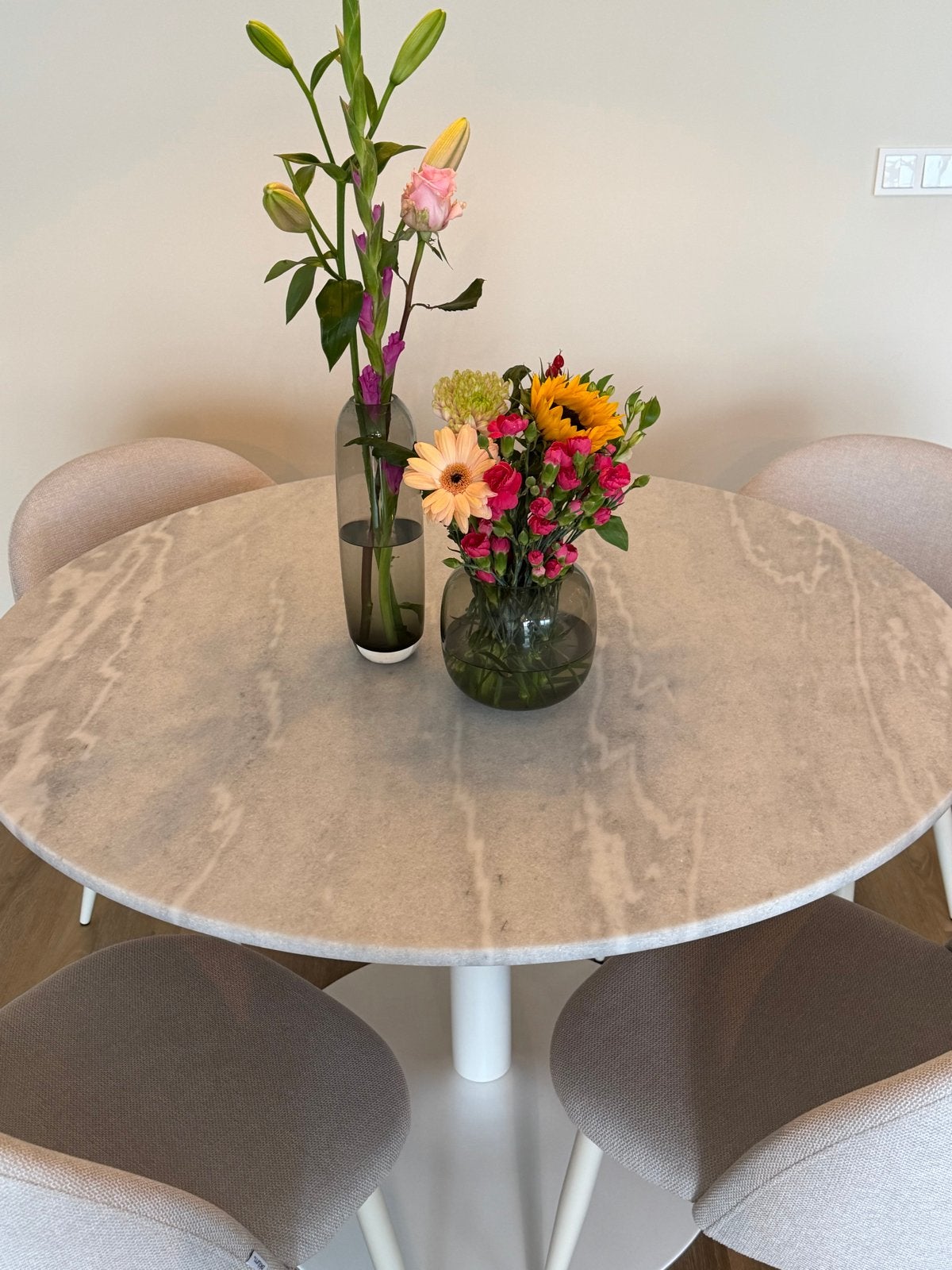 Moderne marmer ronde eettafel met 4 stoelen, Ophalen, Overige materialen, 100 tot 150 cm, Rond