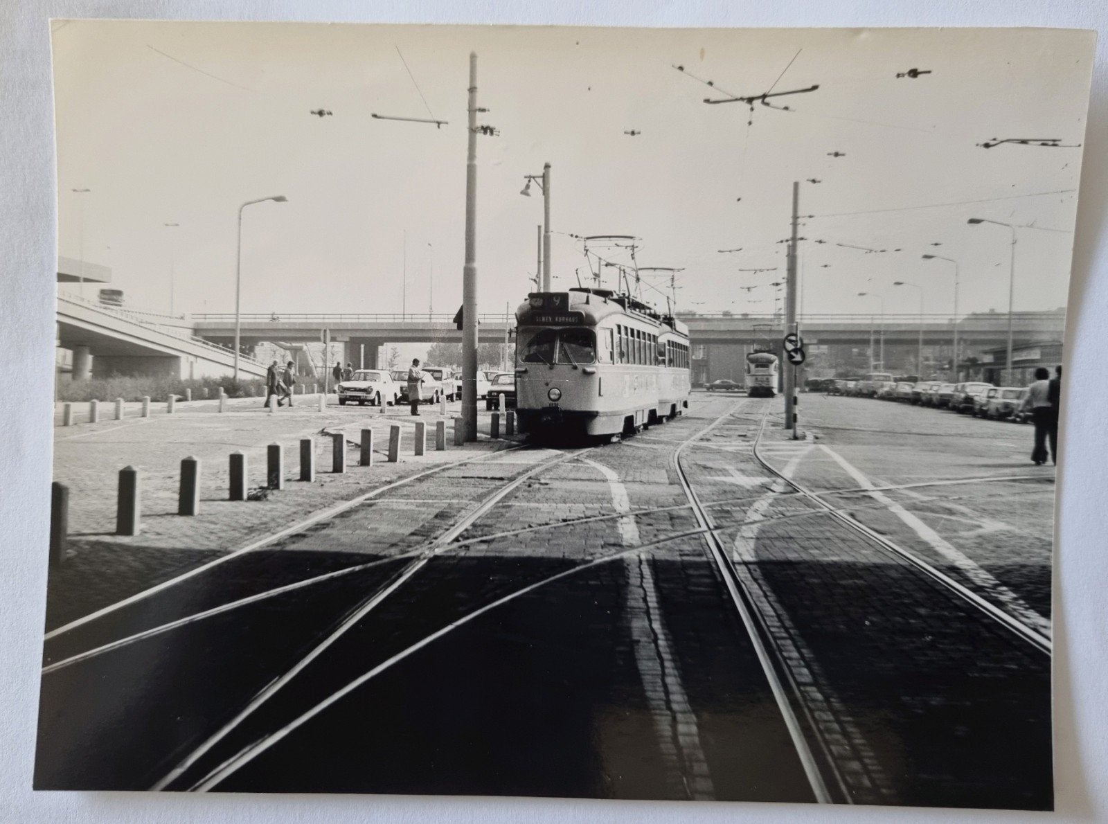 77)Den Haag Rijnstraat met PCC trams HTM - Zwart-wit foto, 1960 tot 1980, Foto, Ophalen of Verzenden, Zo goed als nieuw