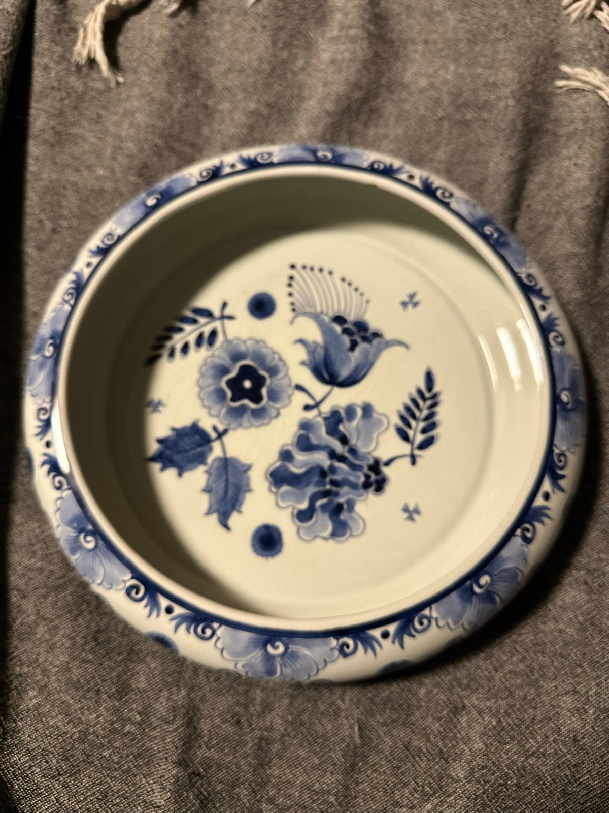 Gouda-Delfts Blauw "Pauw" Schaal - Handgeschilderd, Antiek en Kunst, Antiek | Porselein, Ophalen of Verzenden