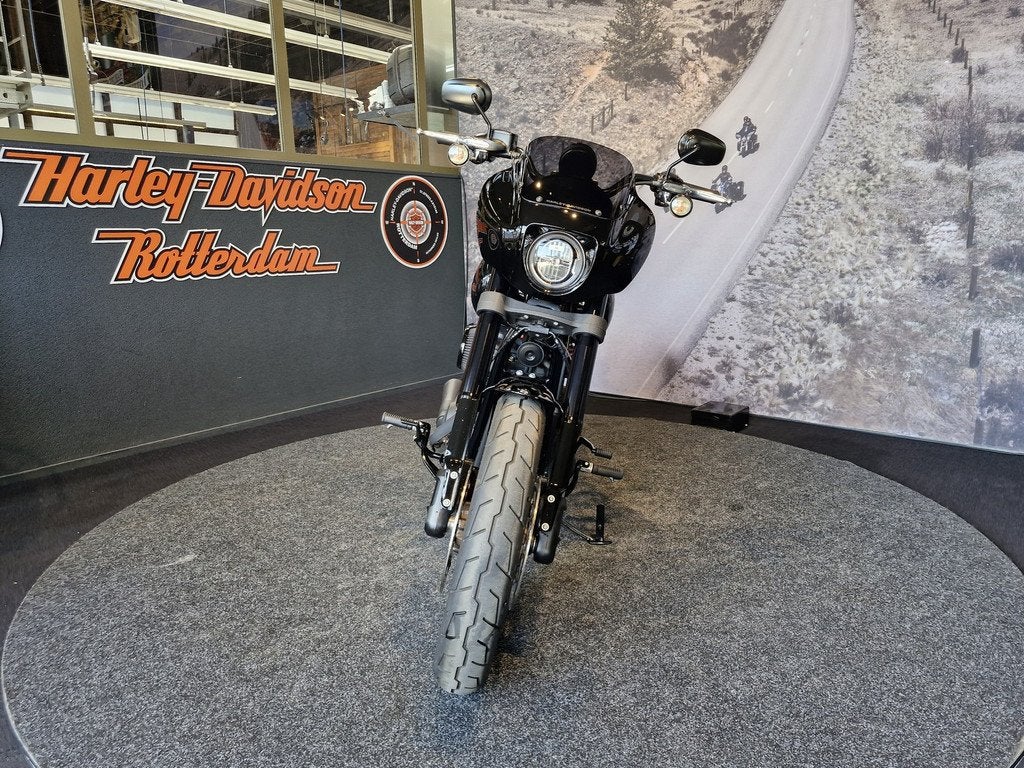 Harley-Davidson SOFTAIL FXLRS LOW RIDER S (bj 2023), Motoren, Motoren | Harley-Davidson, Laan van Vredenoord 33
2289 DA  RIJSWIJK, NL