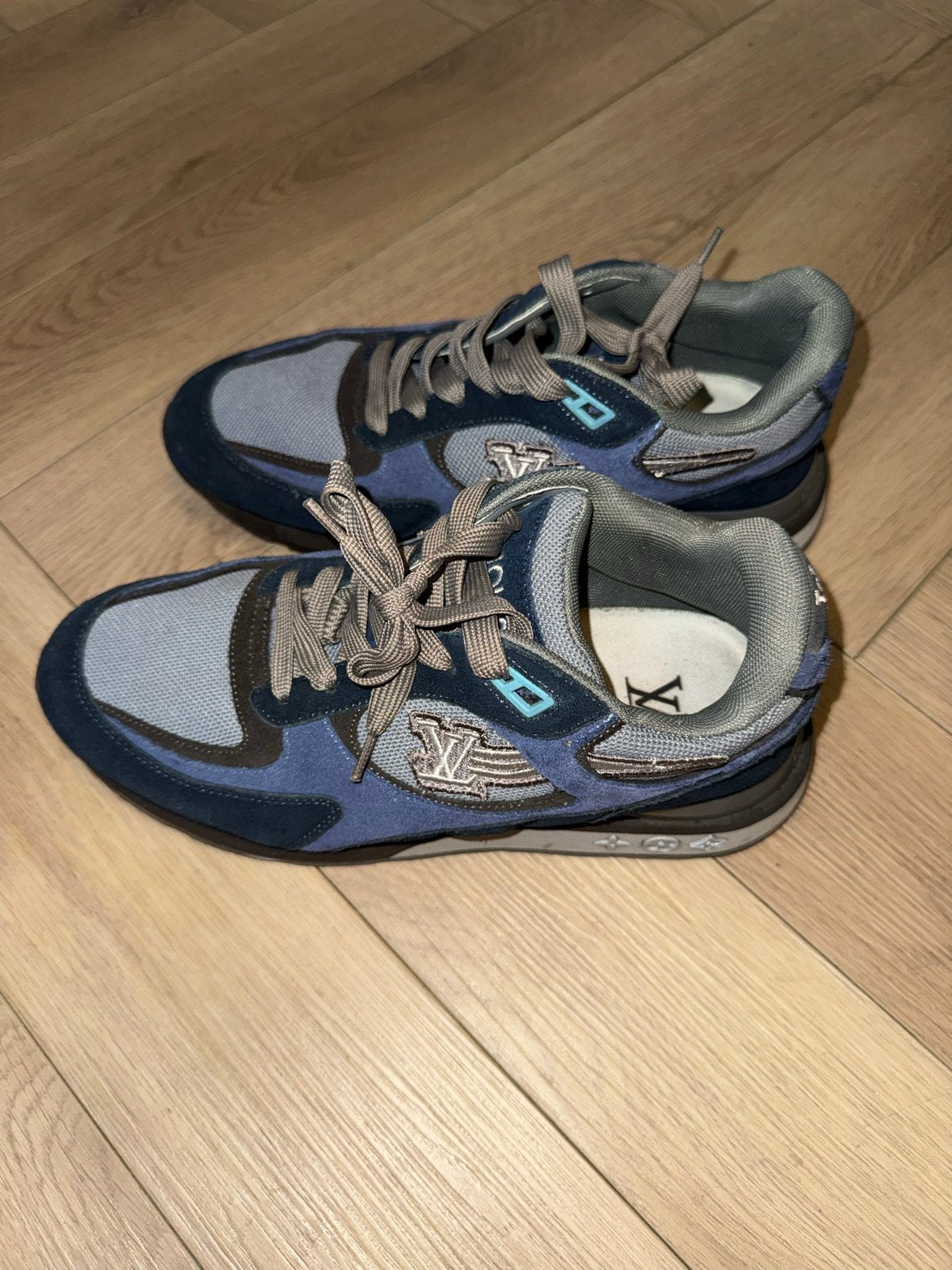 Louis Vuitton Special Edition Sneakers 150 euro, Ophalen of Verzenden, Gedragen, Blauw, Sneakers of Gympen