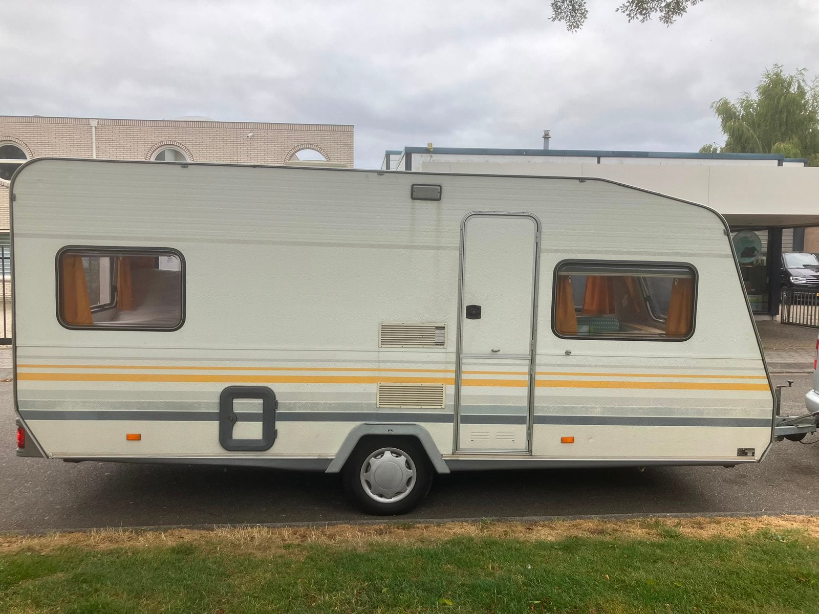 Frisse Caravan Knaus Sudwind 1992, Caravans en Kamperen, Caravans, Disselslot, Treinzit, Particulier, 6 tot 7 meter