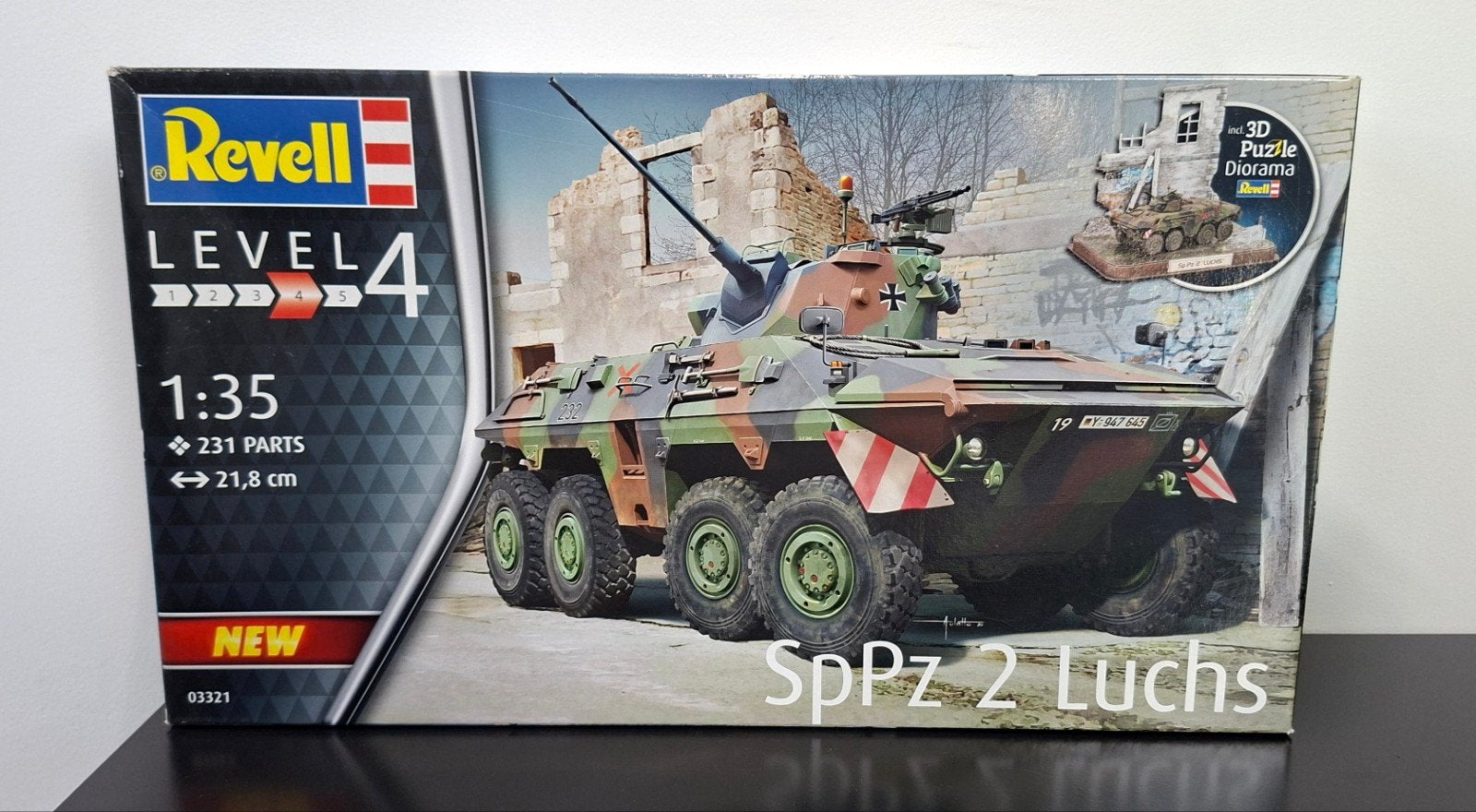 Revell 03321 SpPz2 Luchs & 3D Puzzle Diorama, Hobby en Vrije tijd, Tank, Ophalen of Verzenden, Zo goed als nieuw, 1:32 tot 1:50